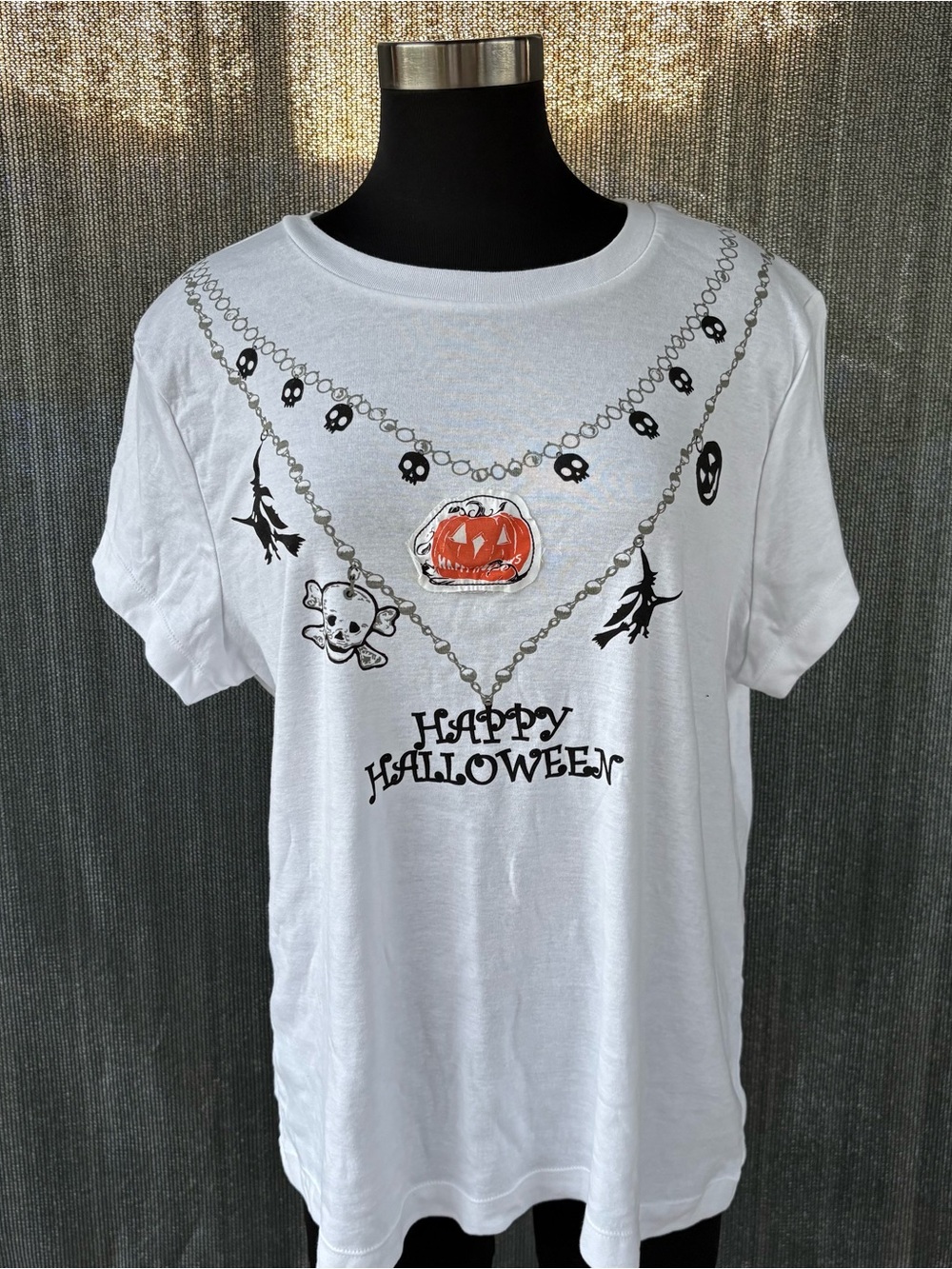 NWT Lite Wear Woman’s Plus 2X Happy Halloween Graphic Tee (non-working light up)